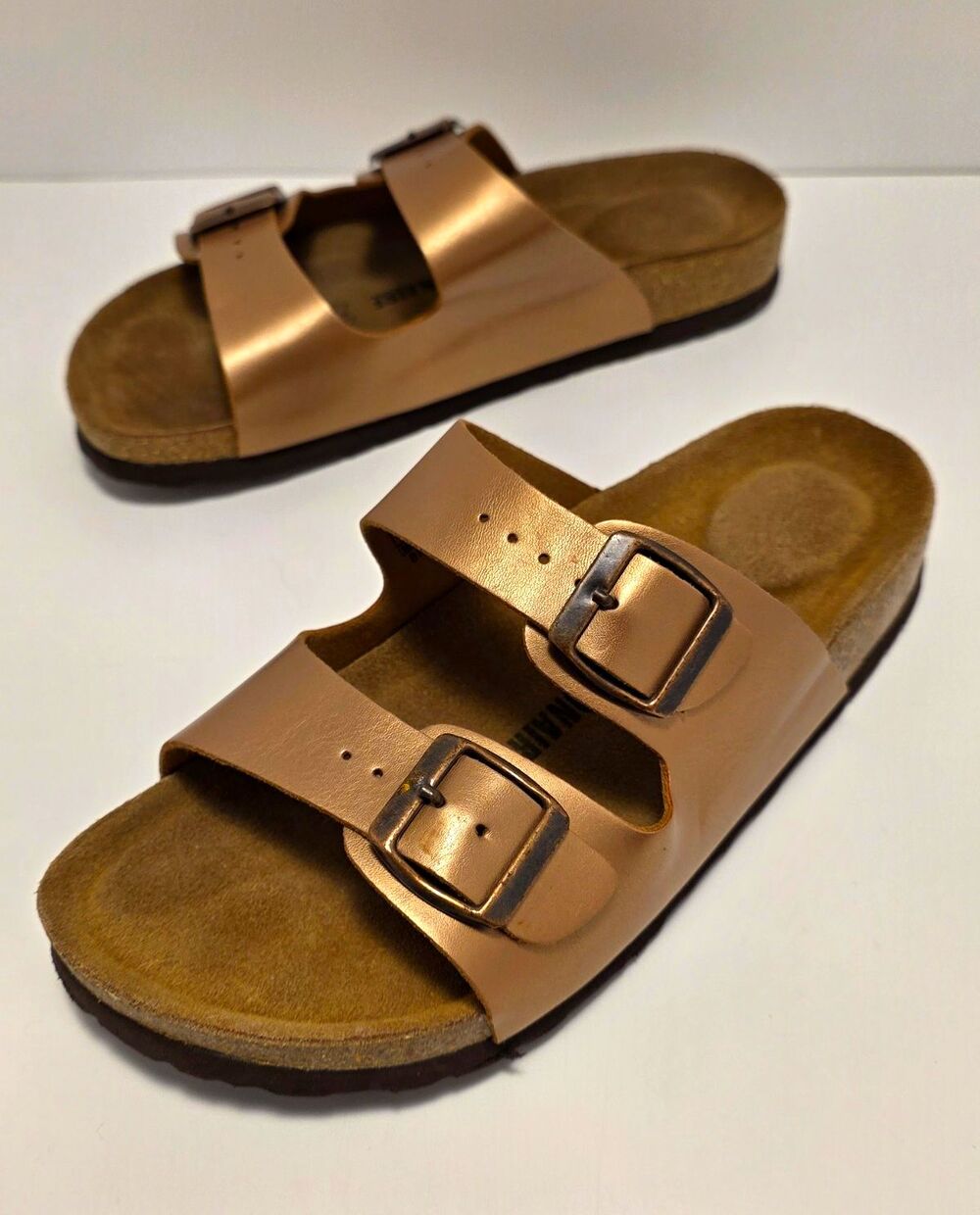 Cushionaire Lane Cork Footbed Sandal. Size 8